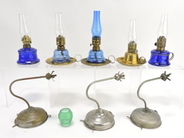 Lot of 8 assorted miniature oil lamps,