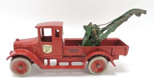Arcade International Harvester cast