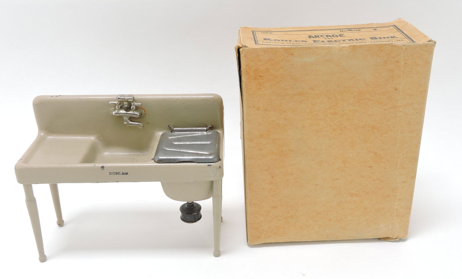 Arcade cast iron doll house/child's (1 of 1)