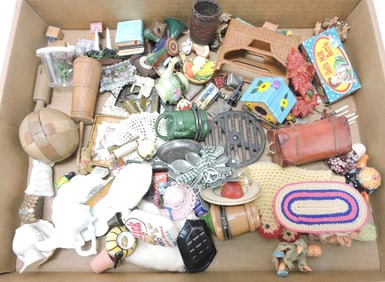 Lot of doll house accessories and