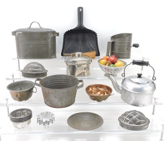Lot of assorted child's tin cookware