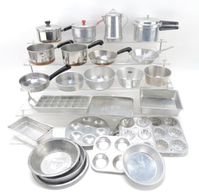 Lot of assorted child's tin cookware