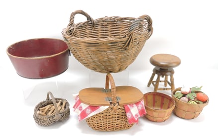 Lot of child's baskets, tub, & stool,