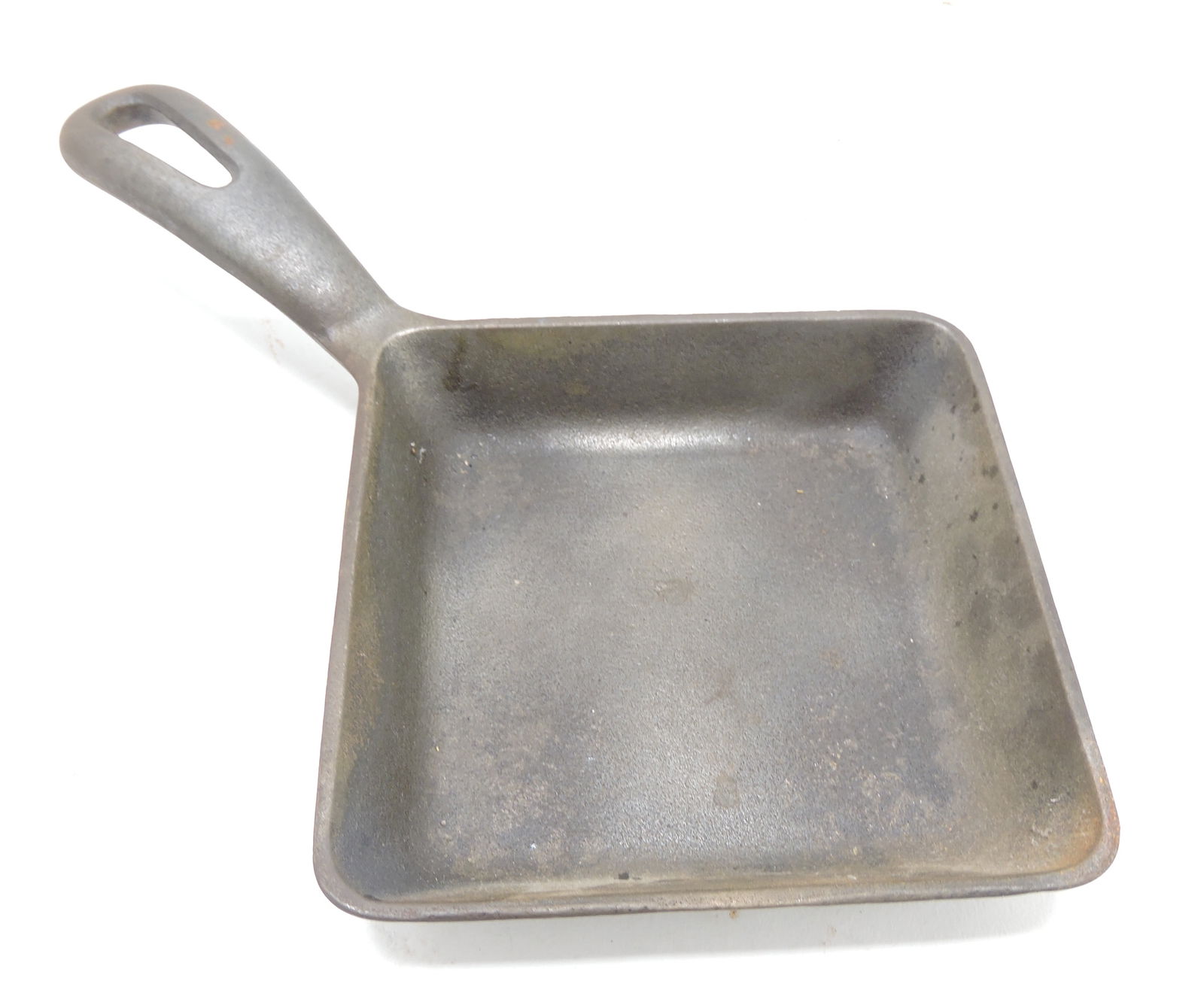 Griswold cast iron #129 square (1 of 2)