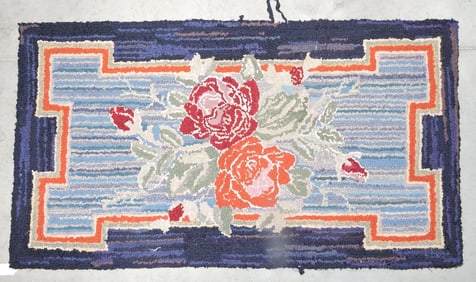 Floral hooked rug, 24"x33"