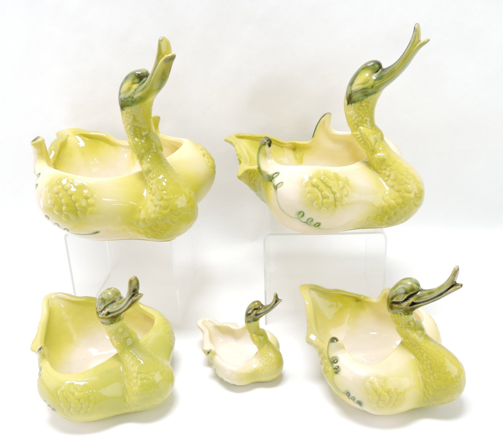 Hull lot of 5 duck planters, 4 1/2" to: 10 1/2"