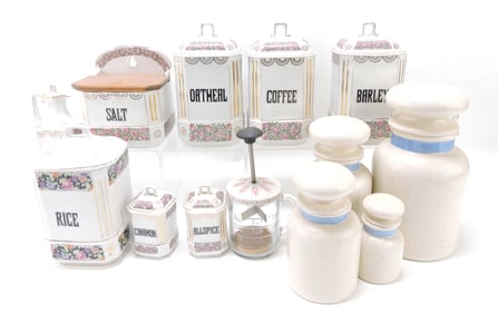 Lot of assorted canisters, 4" to