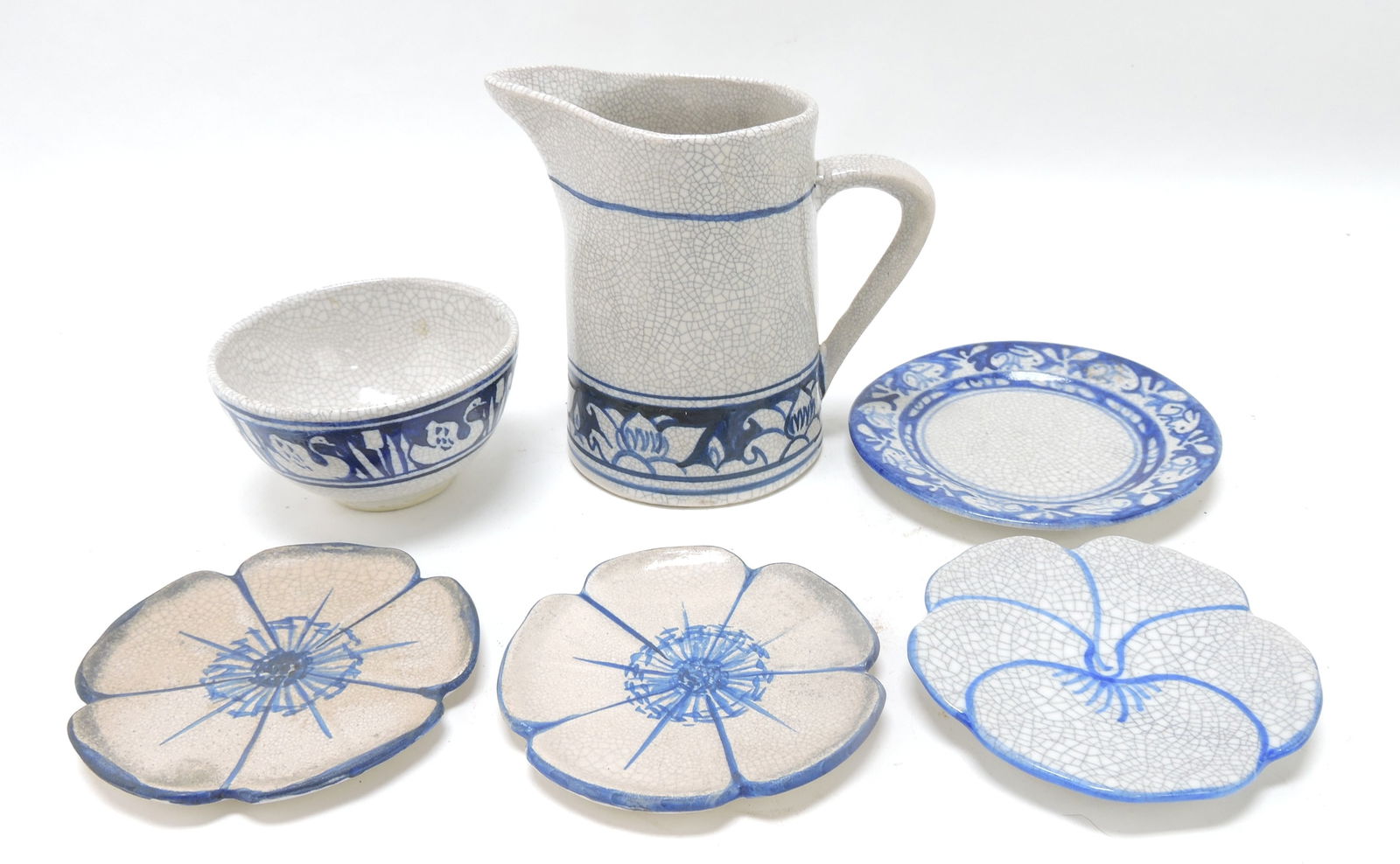 Dedham Pottery lot of 6 pieces: (1 of 1)