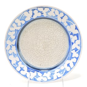 Dedham Pottery 8" plate, clover,