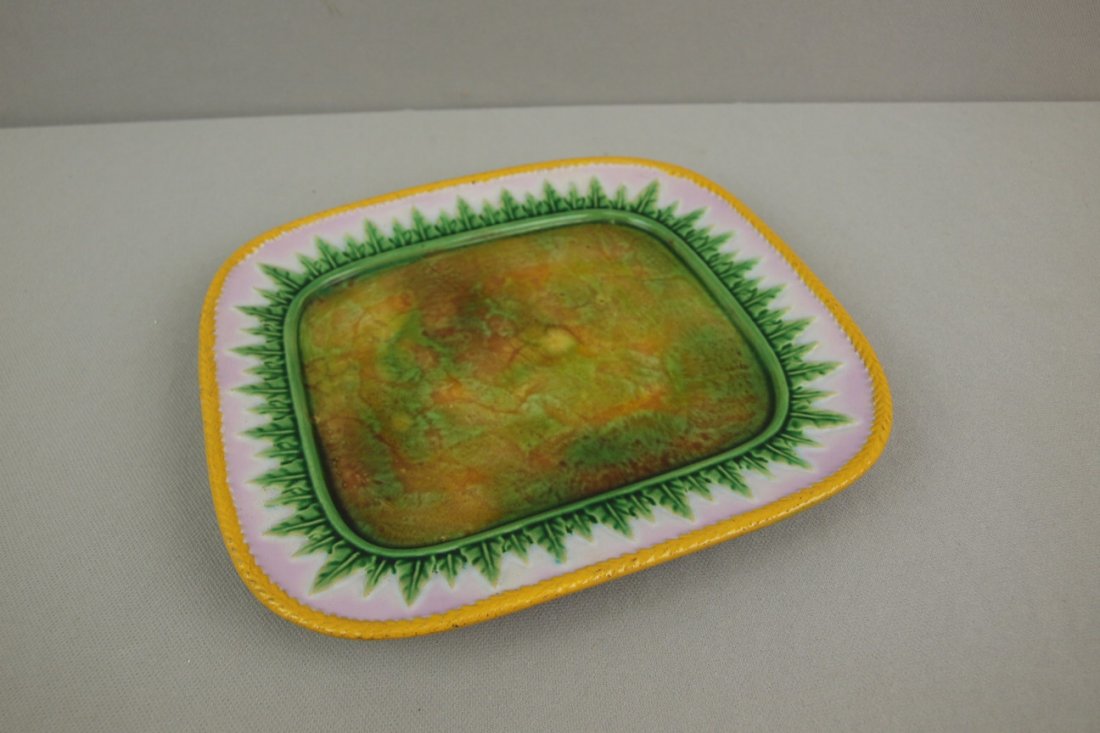 GEORGE JONES pink pointed leaves majolica sardine tra: GEORGE JONES pink pointed leaves majolica sardine tray