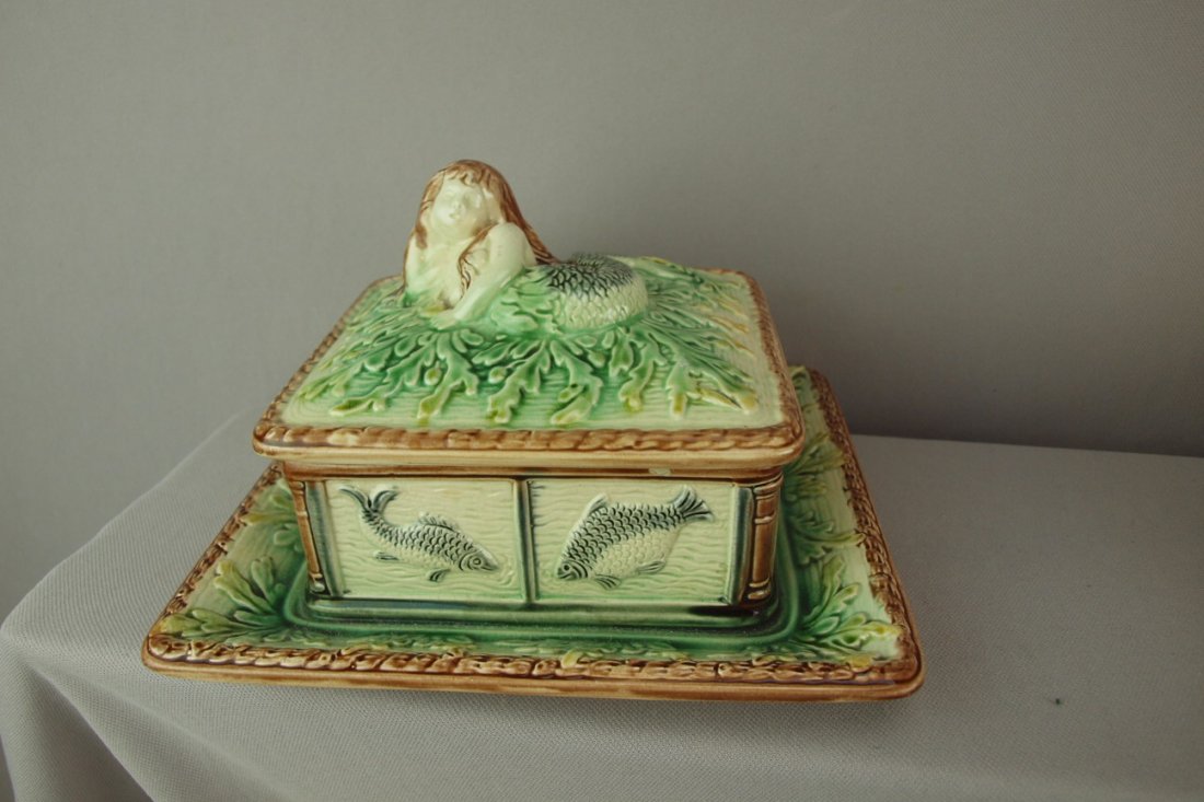 Majolica sardine box with mermaid on cover and fish : Majolica sardine box with mermaid on cover and fish on sides, rare form, small rim chip to box