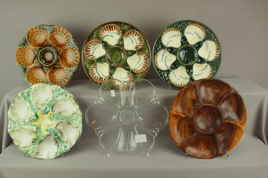 Lot of 6 oyster plates, 1 glass, 1 woodend, 2 Longch: Lot of 6 oyster plates, 1 glass, 1 woodend, 2 Longchamp majolica, Sarreguemines majolica and French majolica