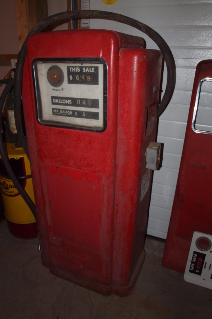 Wayne gas pump, Model 100B, SN230464BDAAX