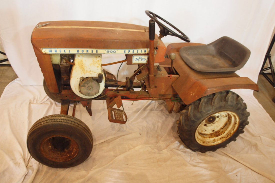 Rare Wheel Horse 1968 "500 Special" tractor, special