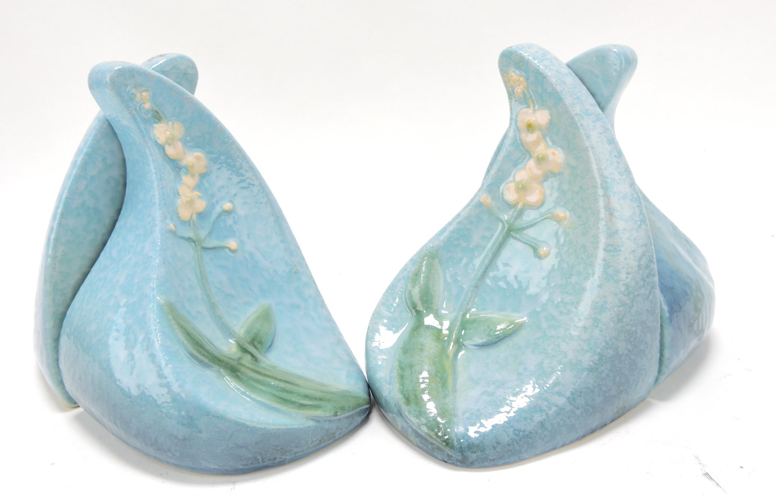 Roseville WInecraft blue lot of 2 pair: of bookends, 259-6"