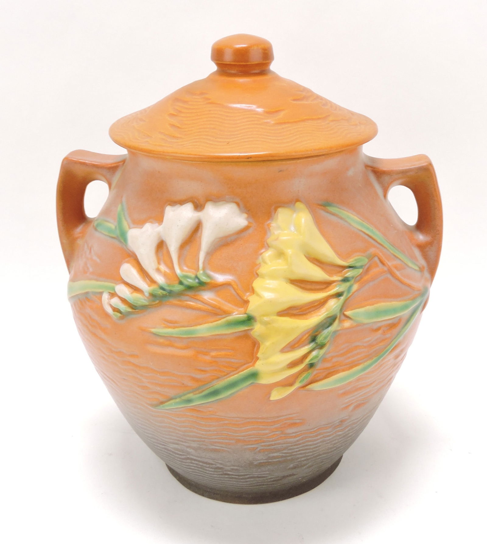 Roseville brown Freesia cookie jar,: 4-8"