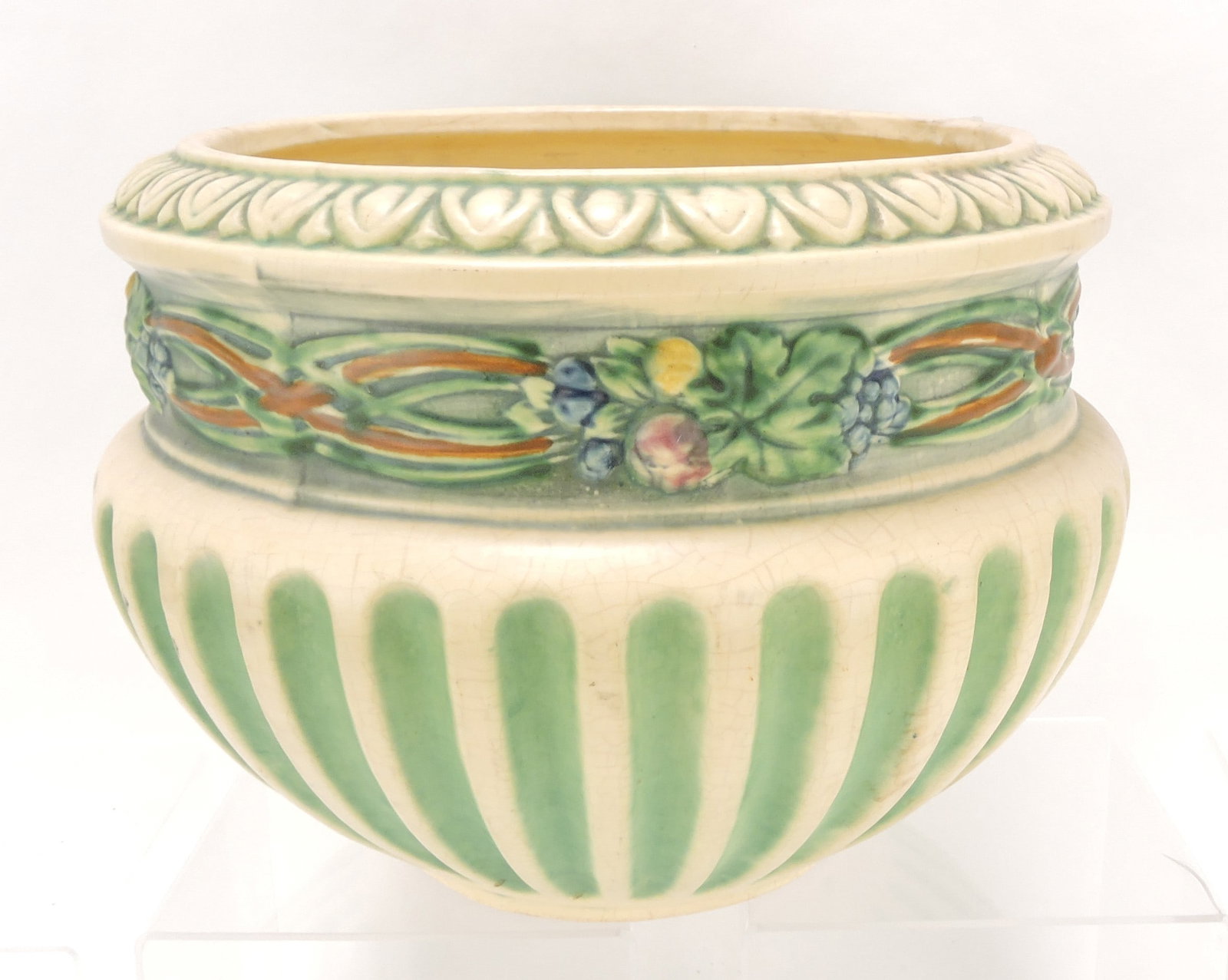 Roseville Corinthian jardiniere,: 9"h, 12 1/2"w