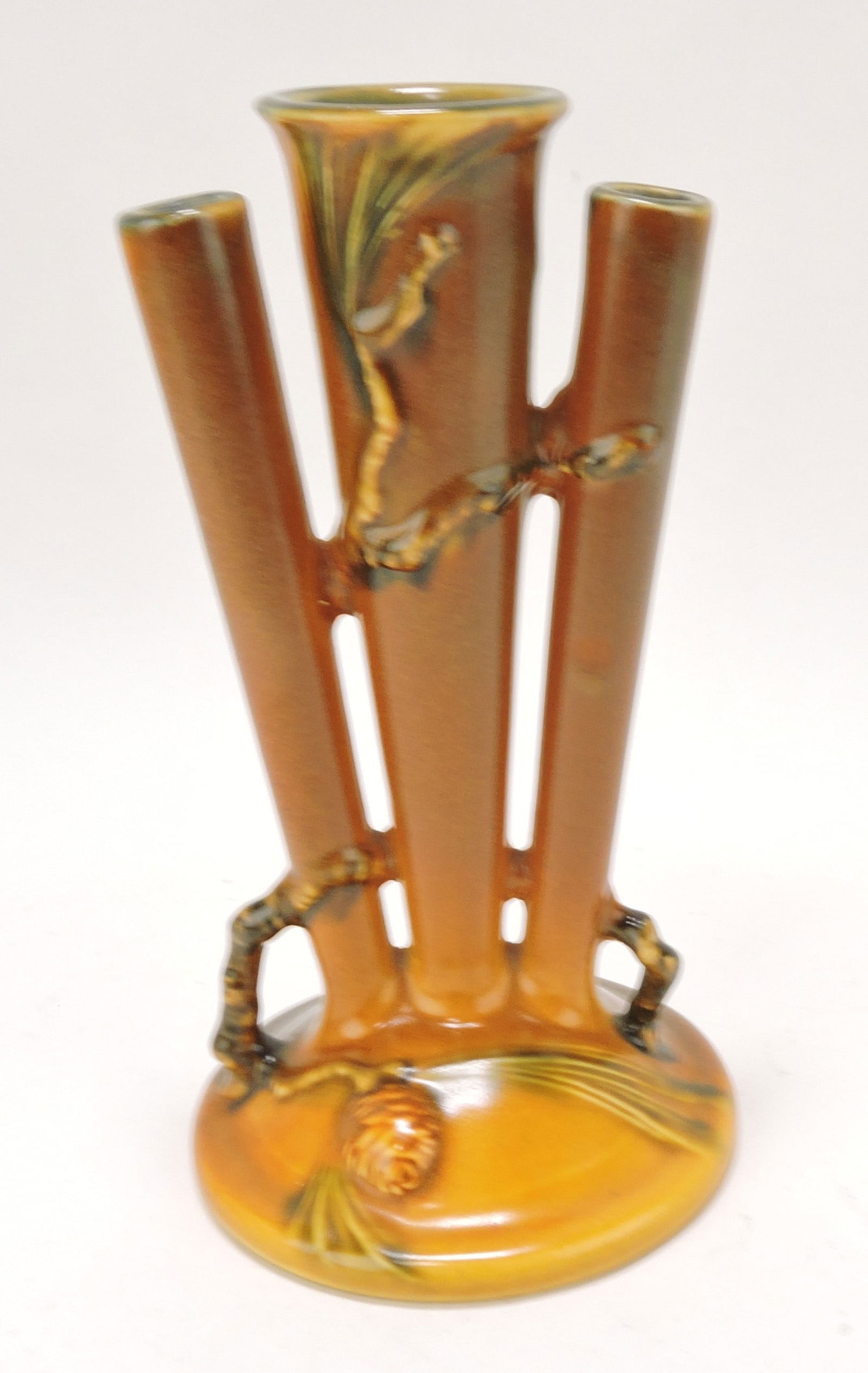 Roseville brown Pinecone triple hole (1 of 1)