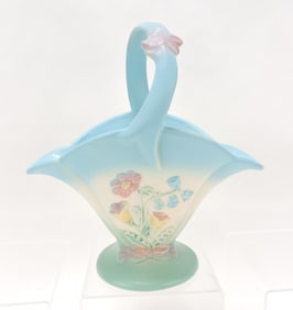 Hull Pottery blue Bowknot basket,