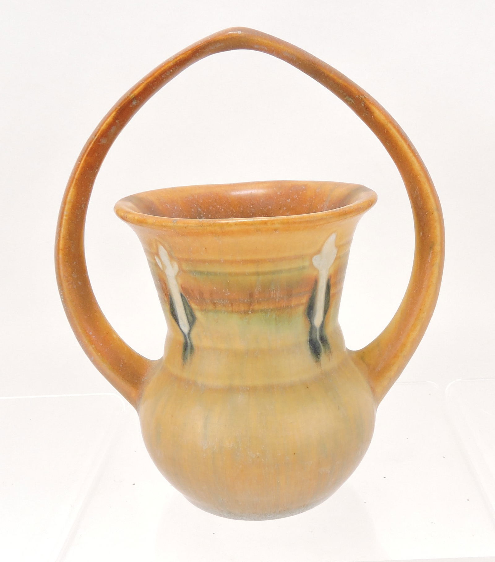 Roseville brown Montacello basket,: 6"