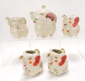 Shawnee Pottery elephant teapot (nick