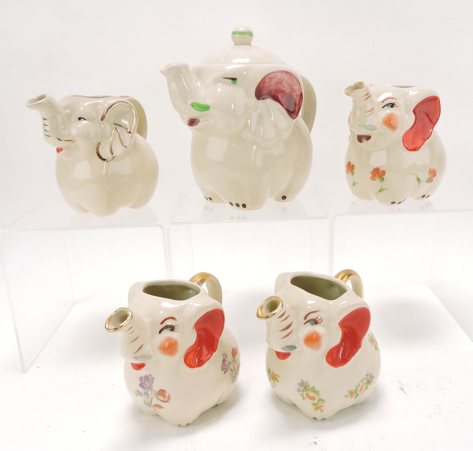 Shawnee Pottery elephant teapot (nick (1 of 1)