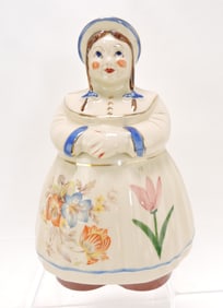 Shawnee Pottery 'Cooky' (Dutch girl)