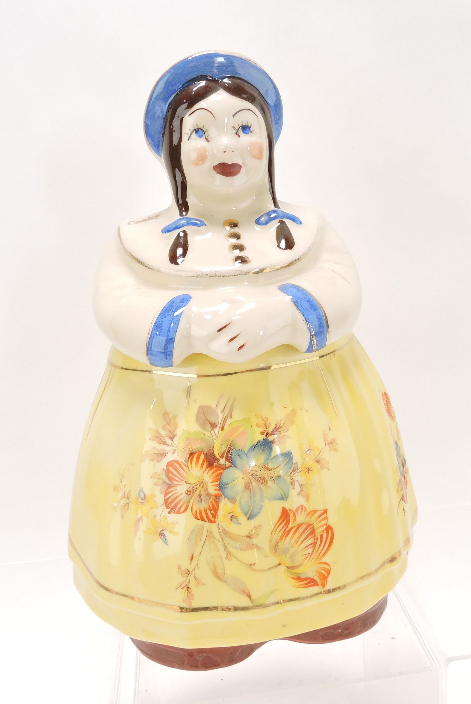 Shawnee Pottery 'Cooky' (Dutch girl) (1 of 1)