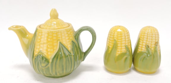 Shawnee Pottery rare cornware small