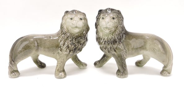 Staffordshire pair of lions, 6"h, leg
