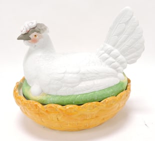 Staffordshire hen on nest with insert with
