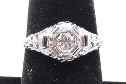 Ladies 18kt wg diamond fashion ring
