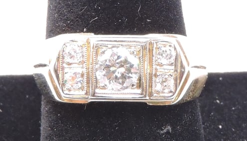 Gents multi-diamond solitaire ring