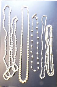 Lot of 6 pearl necklaces