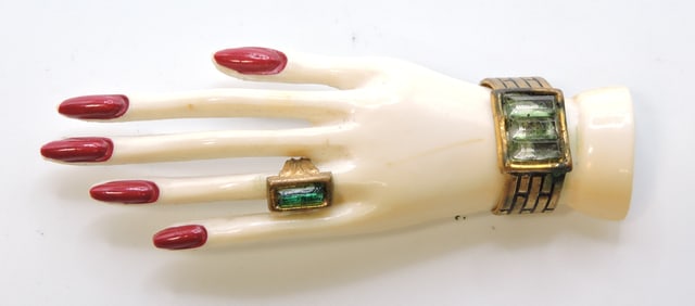 Bakelite hand brooch, 2 1/2"