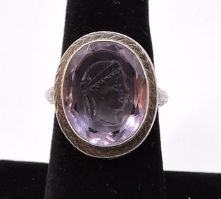 Ladies 14kt wg ring with carved