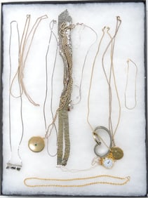 Tray of assorted jewelry