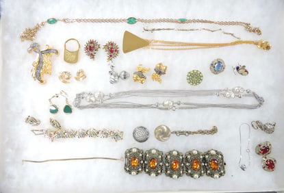 Tray of jewelry