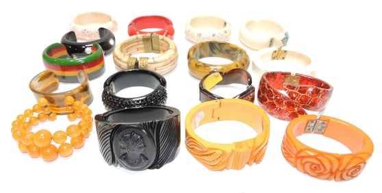 Bakelite style lot of 17 cuff and hinged