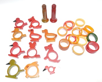 Bakelite lot of 25 napkin rings and