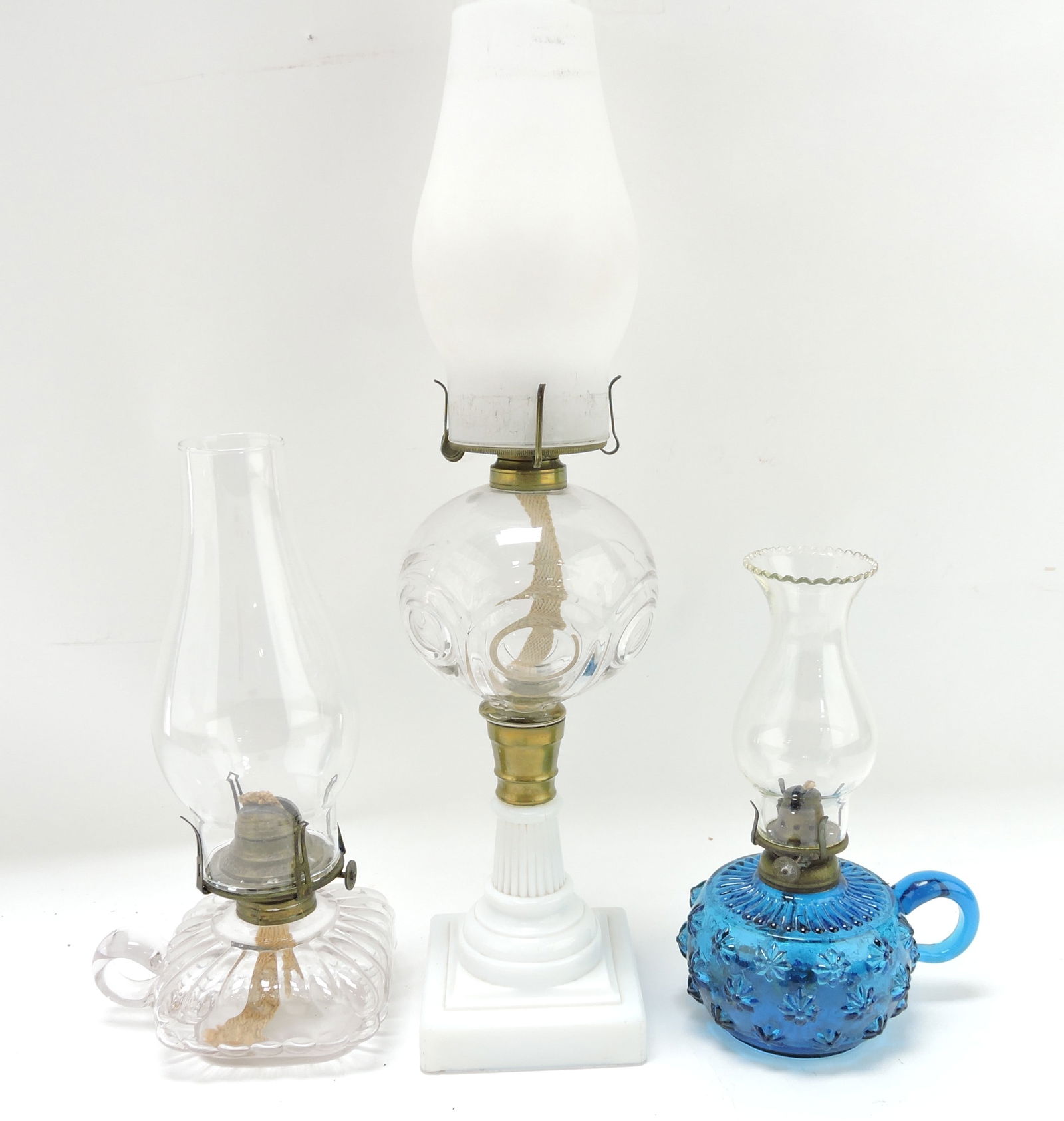 Lot of 3 oil lamps: .