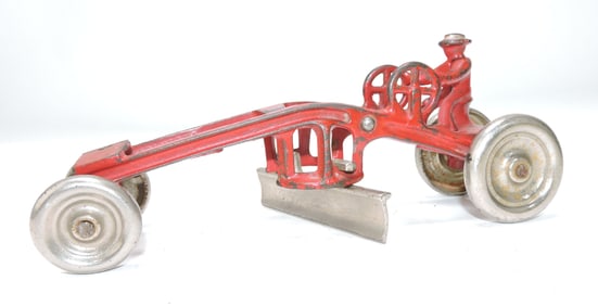 Arcade cast iron road grader, 7 1/2"