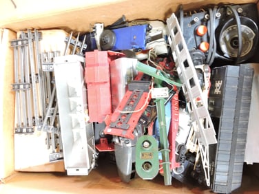 Lionel train set, various condition