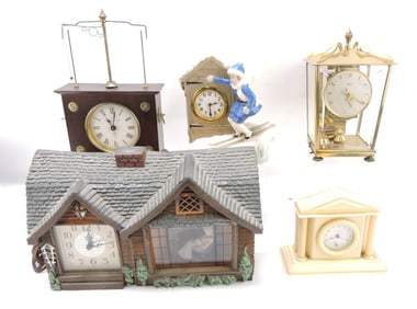 Lot of 5 clocks