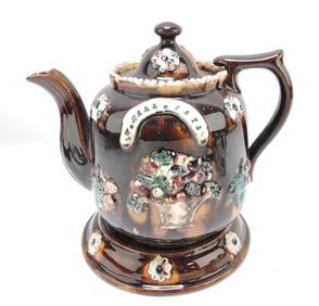 Bargeware teapot and trivet 'Wm Hall,