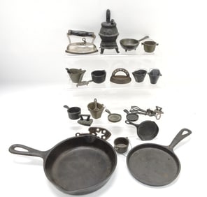 Lot of cast iron miniatures