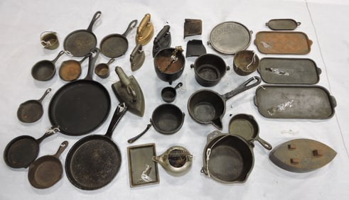 Lot of cast iron miniatures