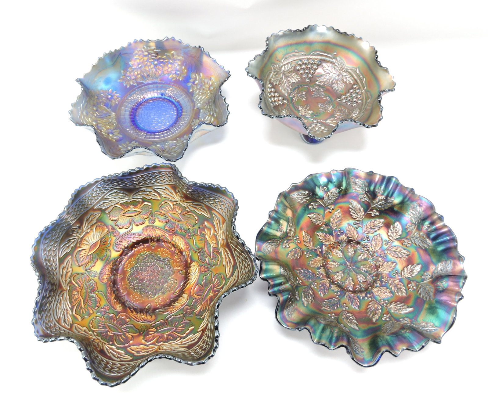 Blue carnival glass lot of 4 bowls,: 8 1/2" to 9"