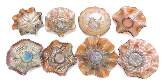 Carnival glass lot of 8 small bowls,