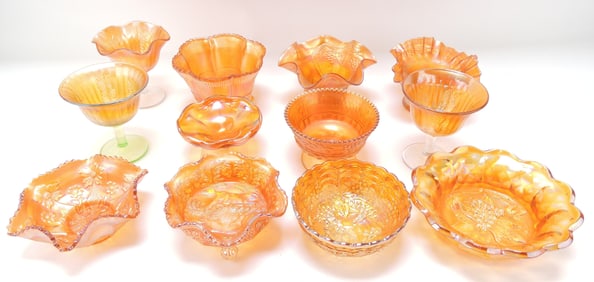 Carnival glass lot of 12 assorted pieces,